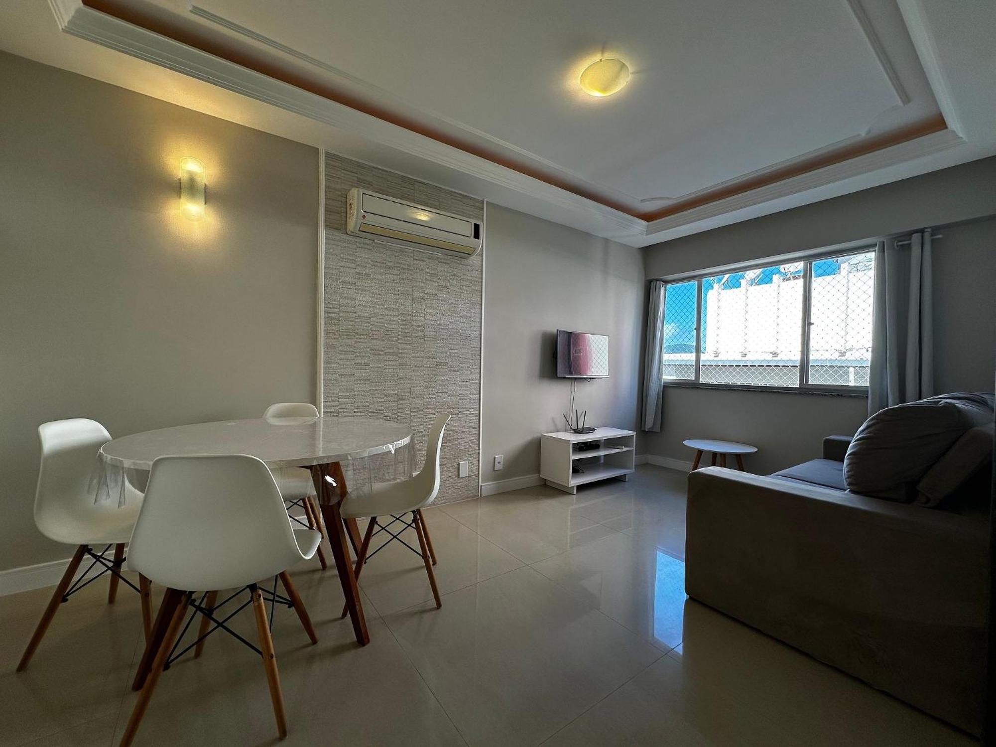 Al01- 1 Quarto| Pe Na Areia| Vista Mar| Completo Balneario Camboriu